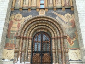 Detalle de la puerta unas de las iglesias.