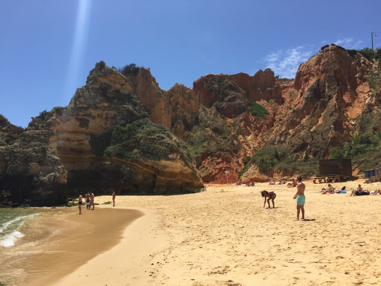 Praia do Camilo durante la baja temporada.