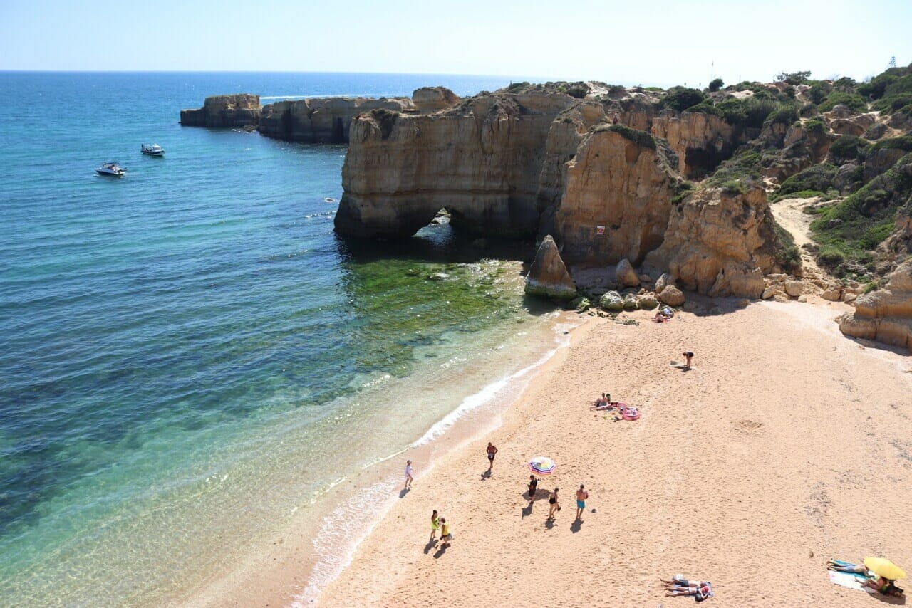 Vista area de la Praia da Coelha, Albufeira, Portugal