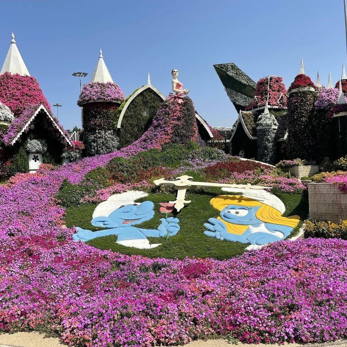 Vila dos Smurfs no Dubai Miracle Garden