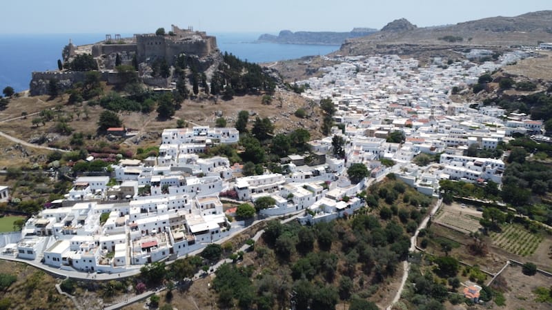 Vista aérea sobre Lindos, Rodas, Grecia