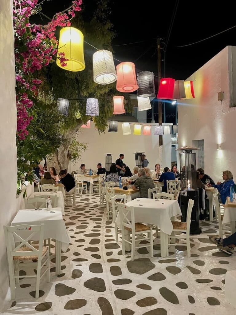 Taverna Apostolis, Naoxs, Grécia