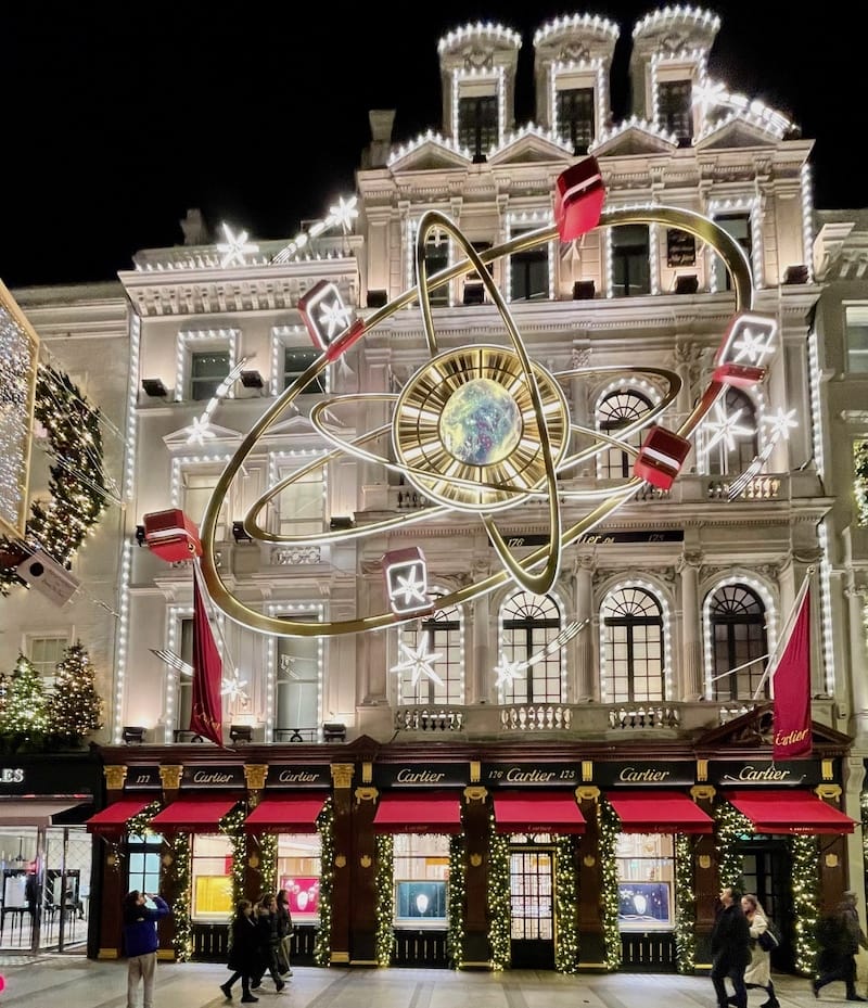 Decoração de Natal da loja da Cartier, 2024, na New Bond Street, Londres